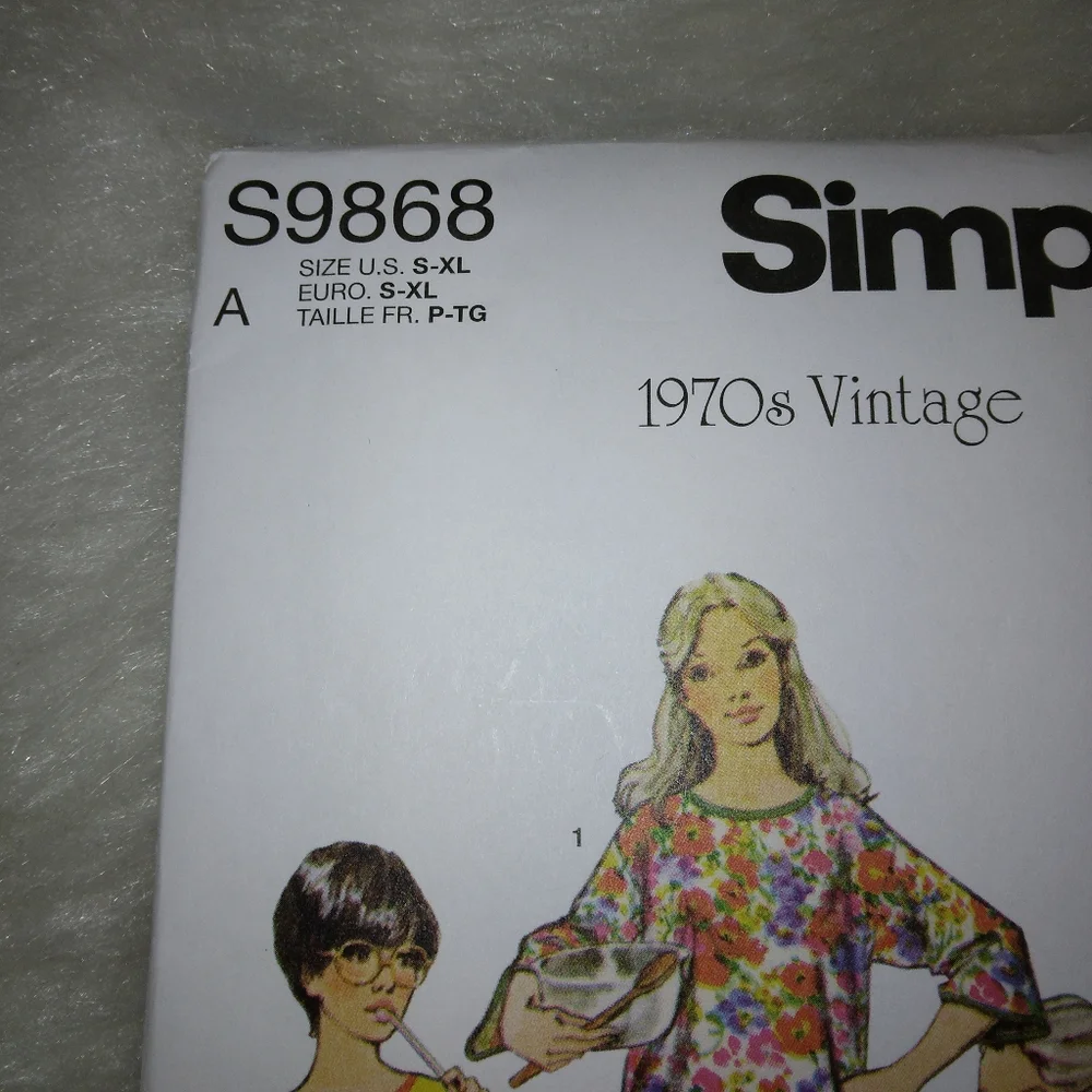 SIMPLICITY S9868 Sz S-XL Vintage 1970s style aprons in 3 styles EASY-TO-SEW